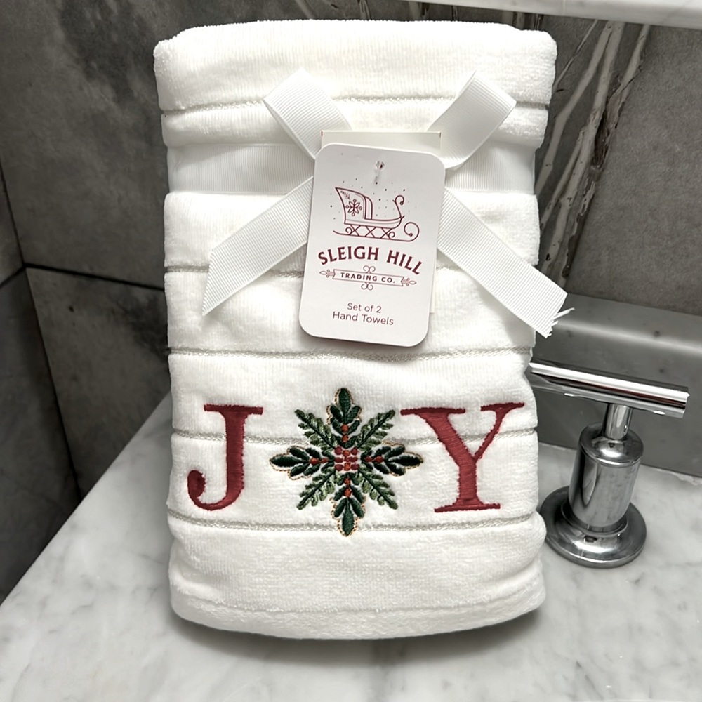 HOLIDAY - Sleigh Hill - ‘Joy’ Hand Towels (2). NWT.